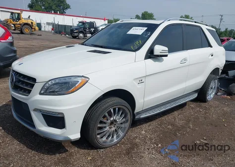 2012 Mercedes-Benz Ml 63 Amg 4Matic z USA, uszkodzony, nr VIN 4JGDA7EB1CA051616